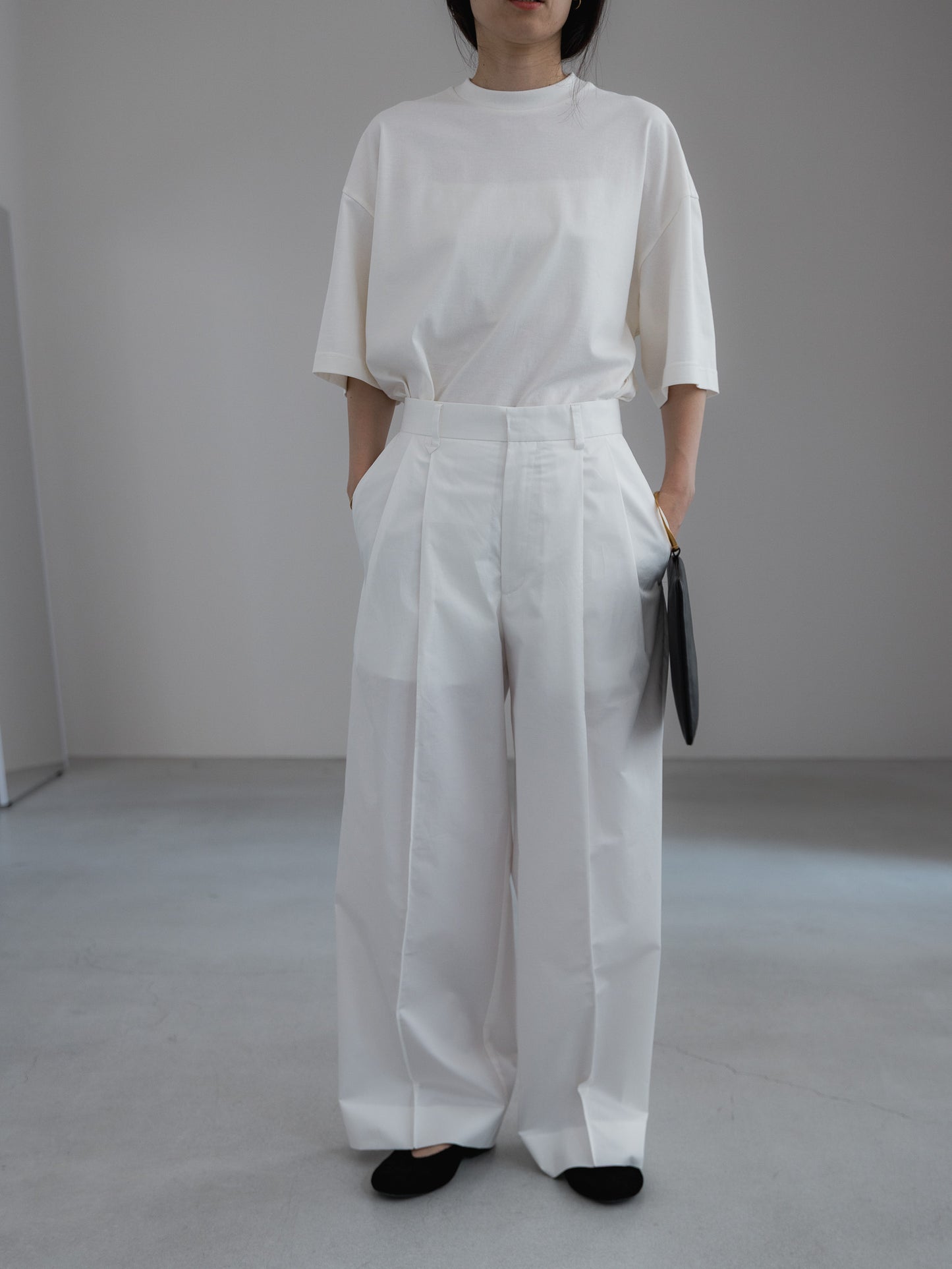 Huge T / white