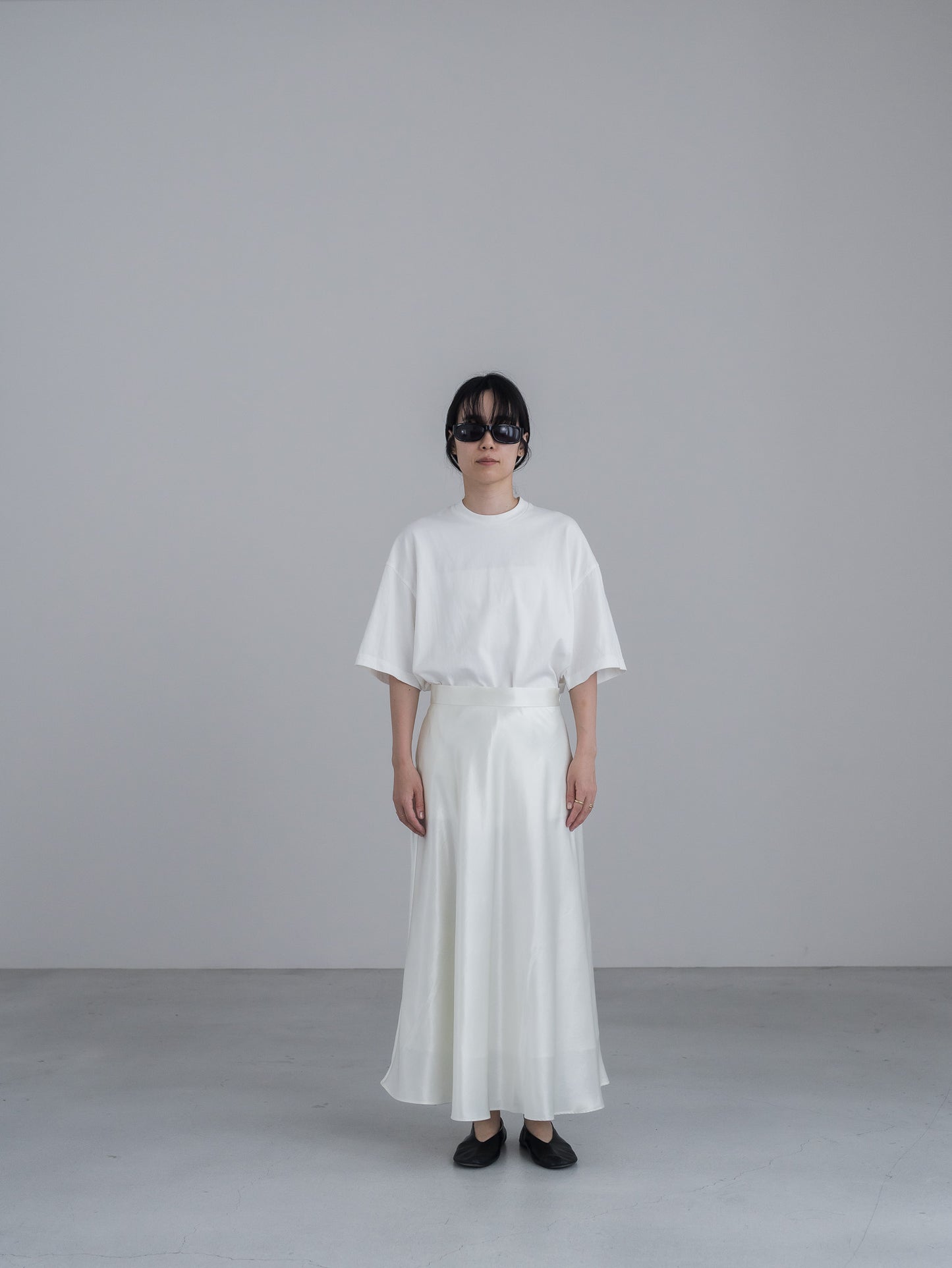 【pre order】satin flare skirt - white