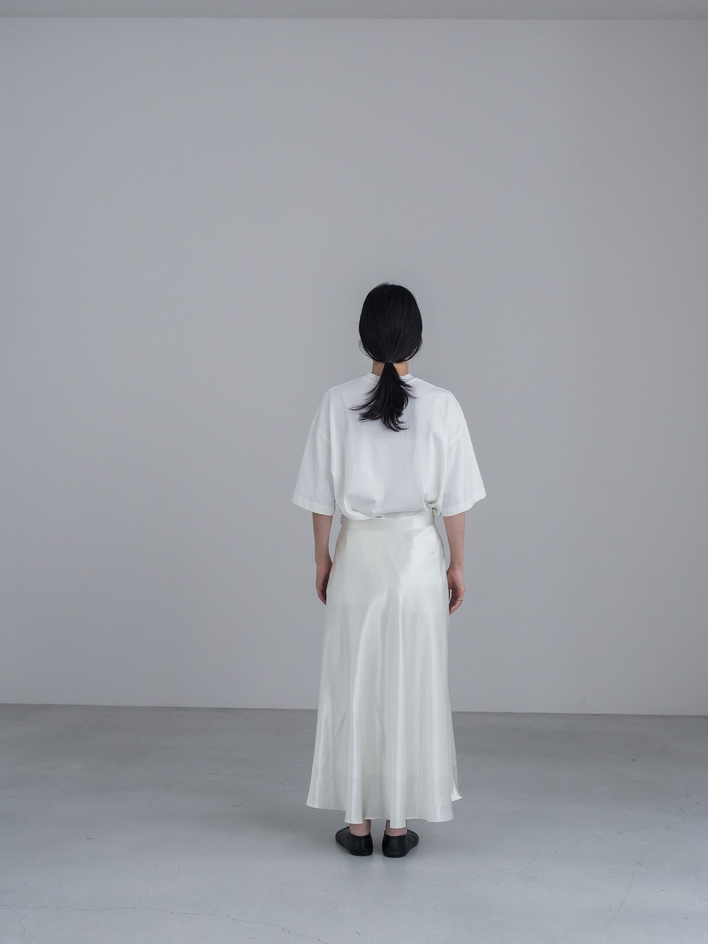 【pre order】satin flare skirt - white