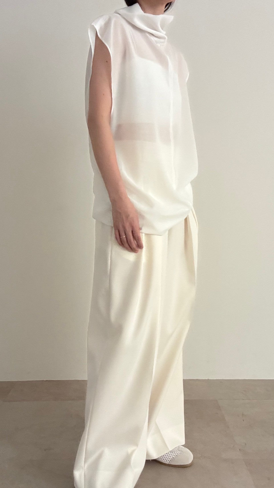 sheer N/S - white