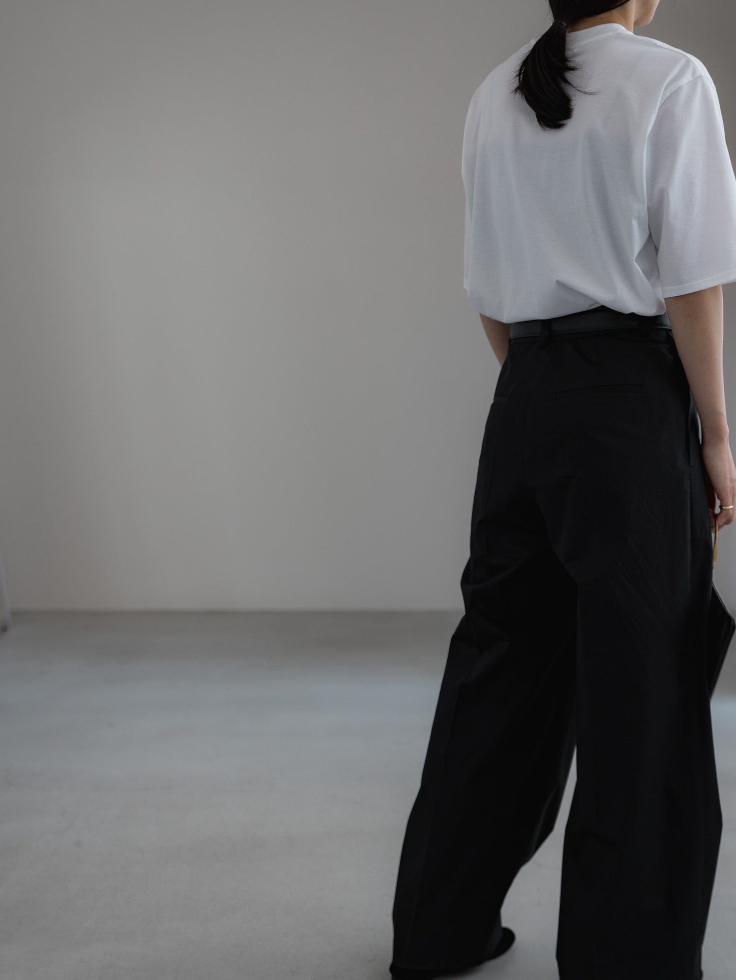 half sleeve T / white