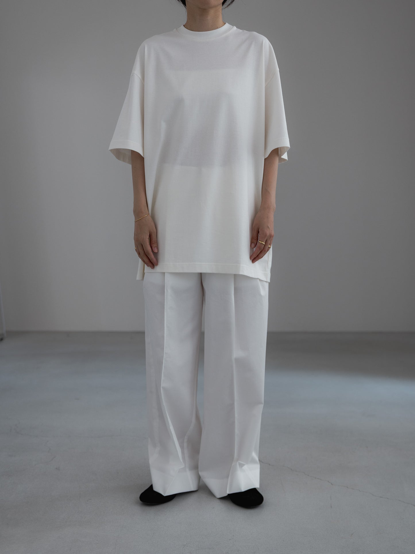 Huge T / white