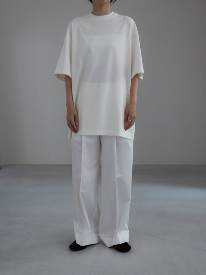 Huge T / white