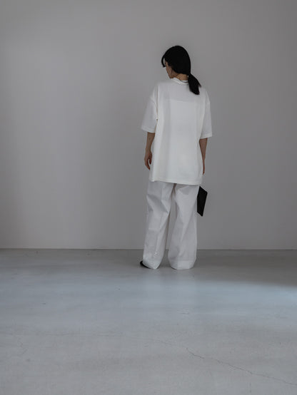 Huge T / white