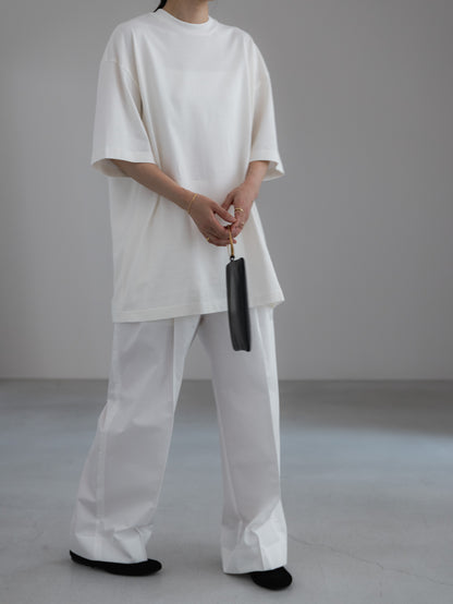 Huge T / white