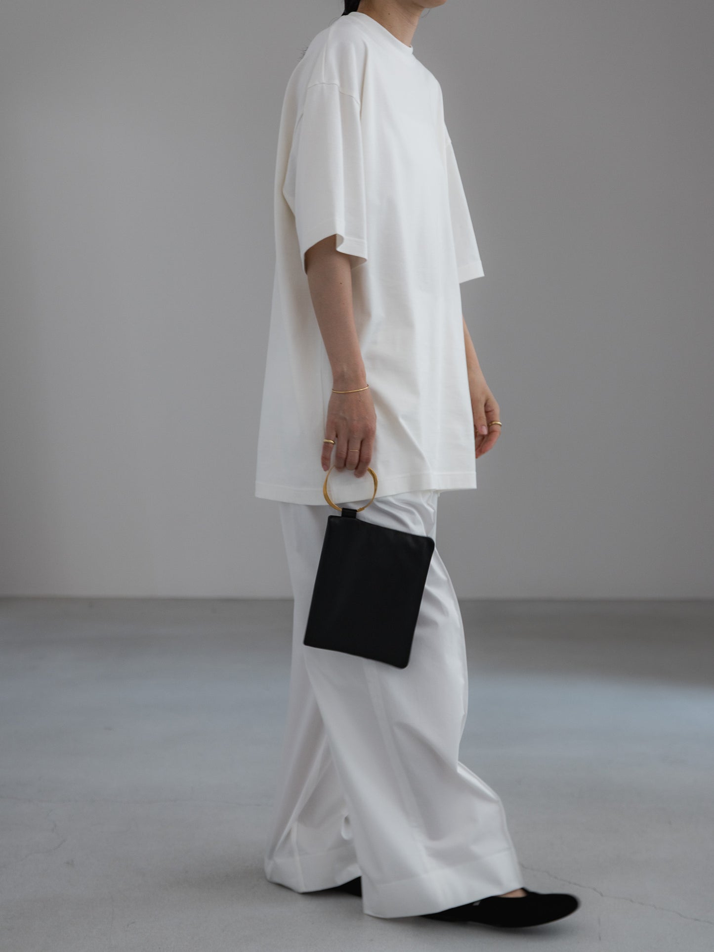 Huge T / white