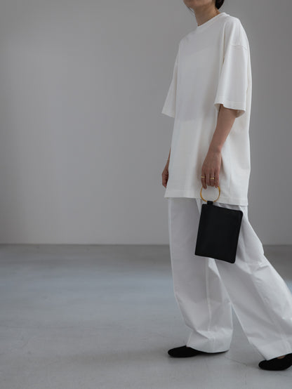 Huge T / white