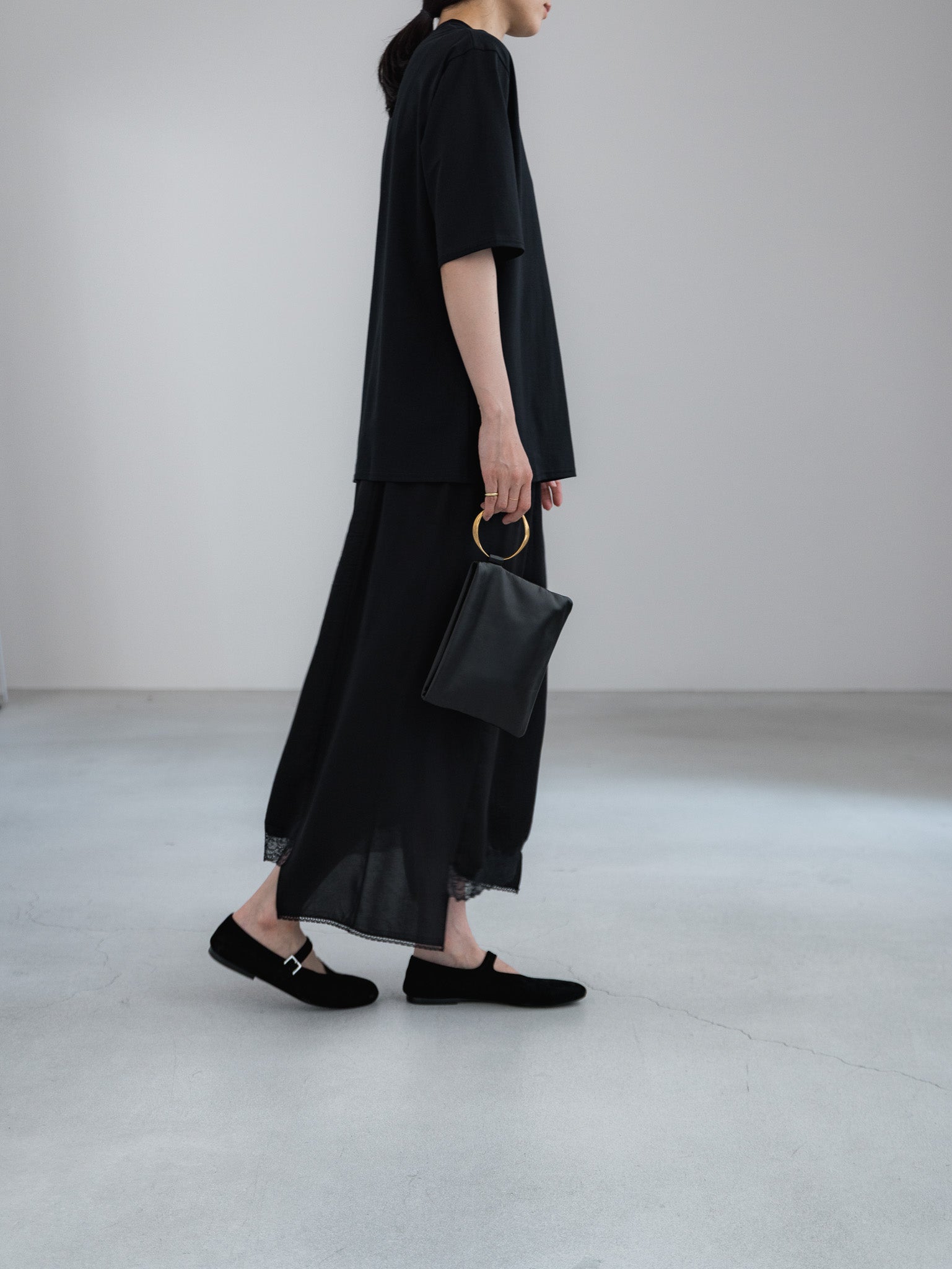half sleeve T / black – digne.online