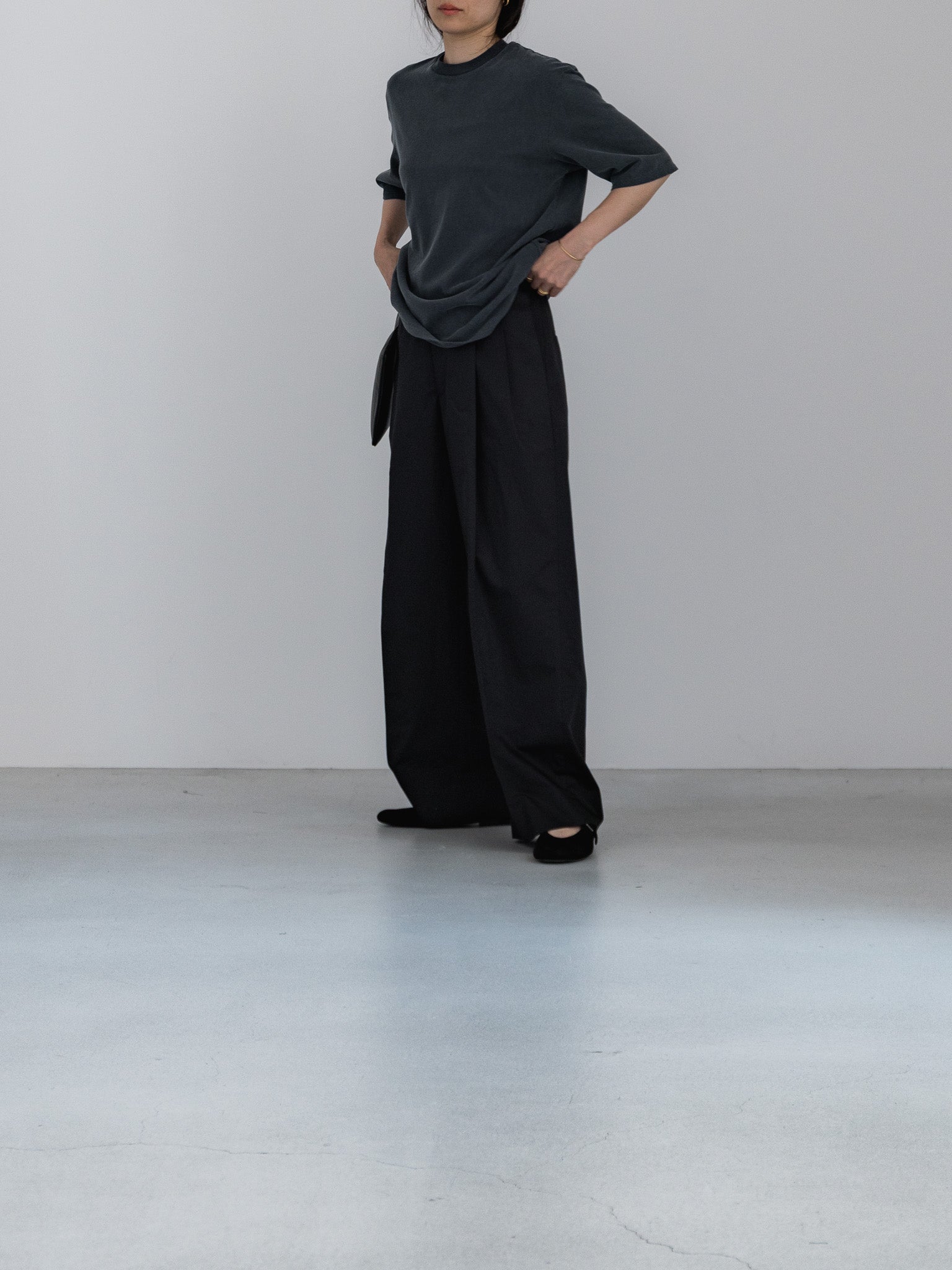 pre order / half sleeve T / vintage black – digne.online