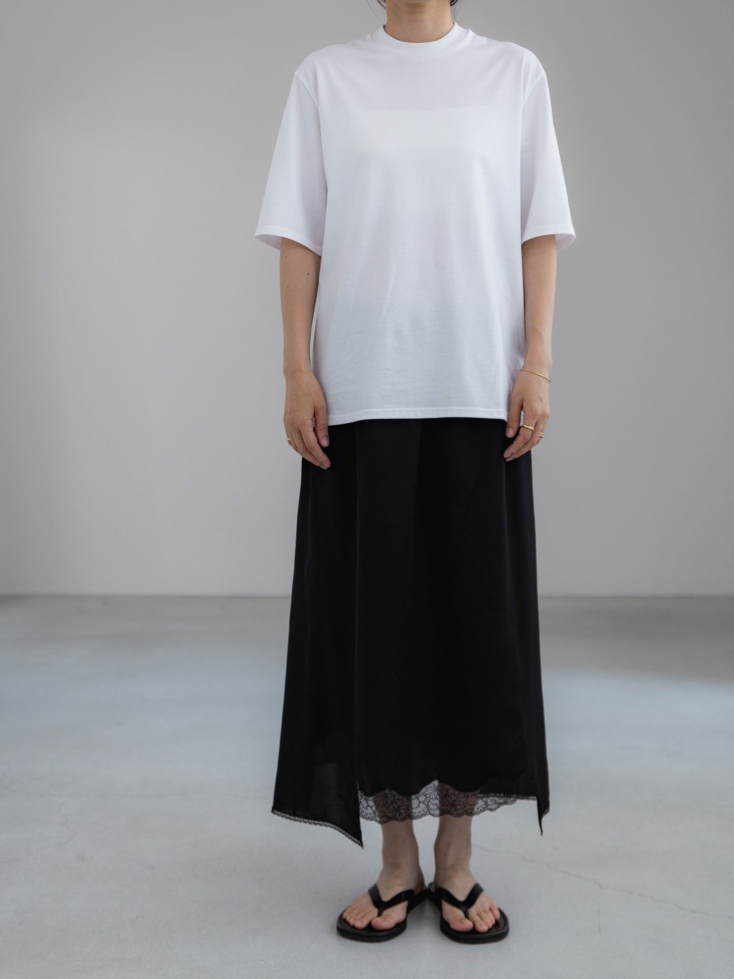 half sleeve T / white