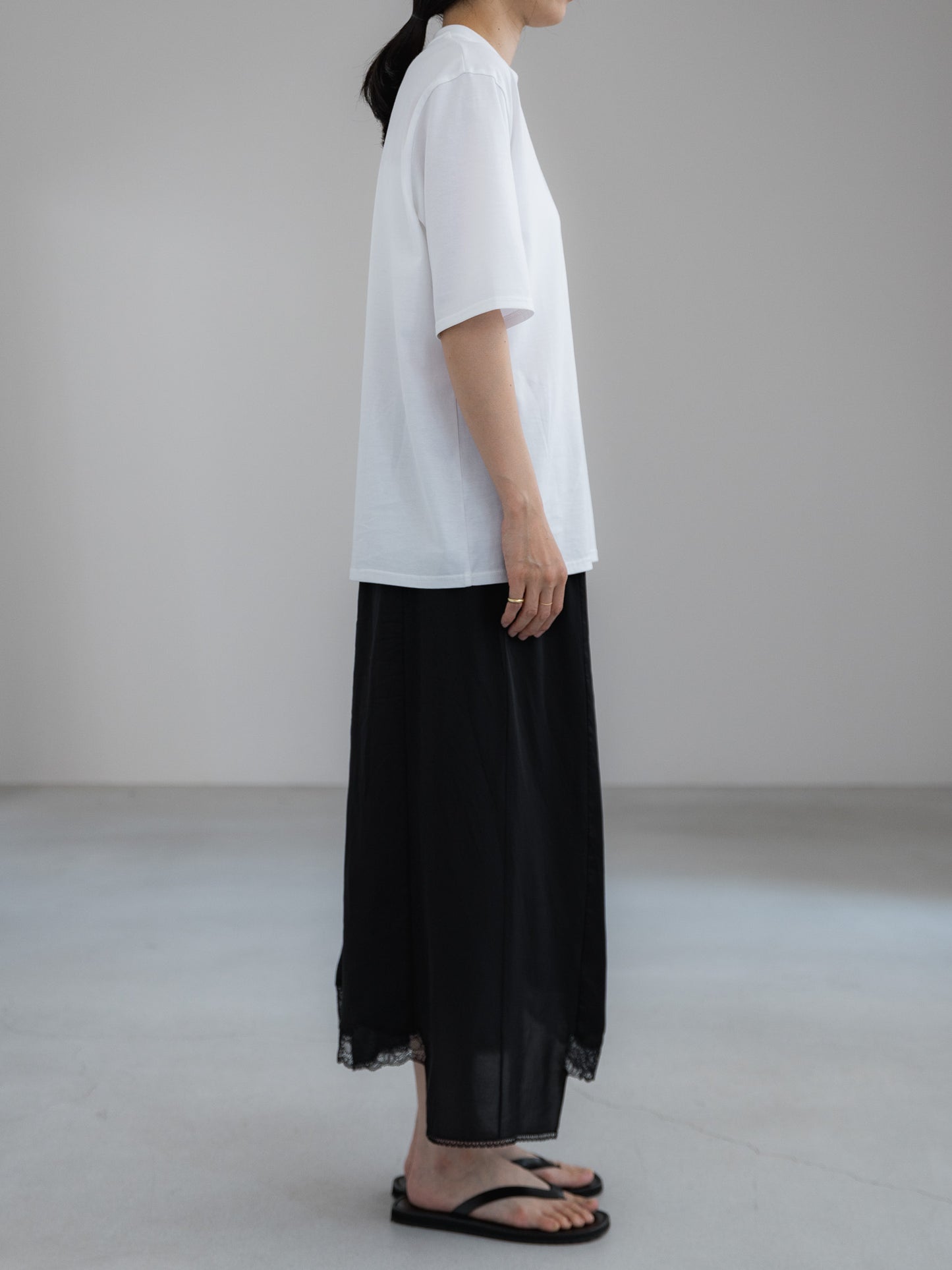half sleeve T / white