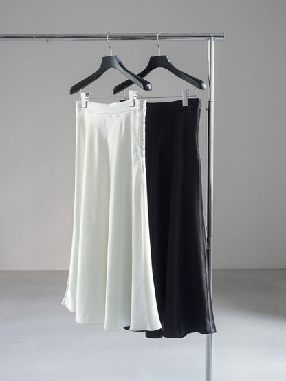 【pre order】satin flare skirt - white