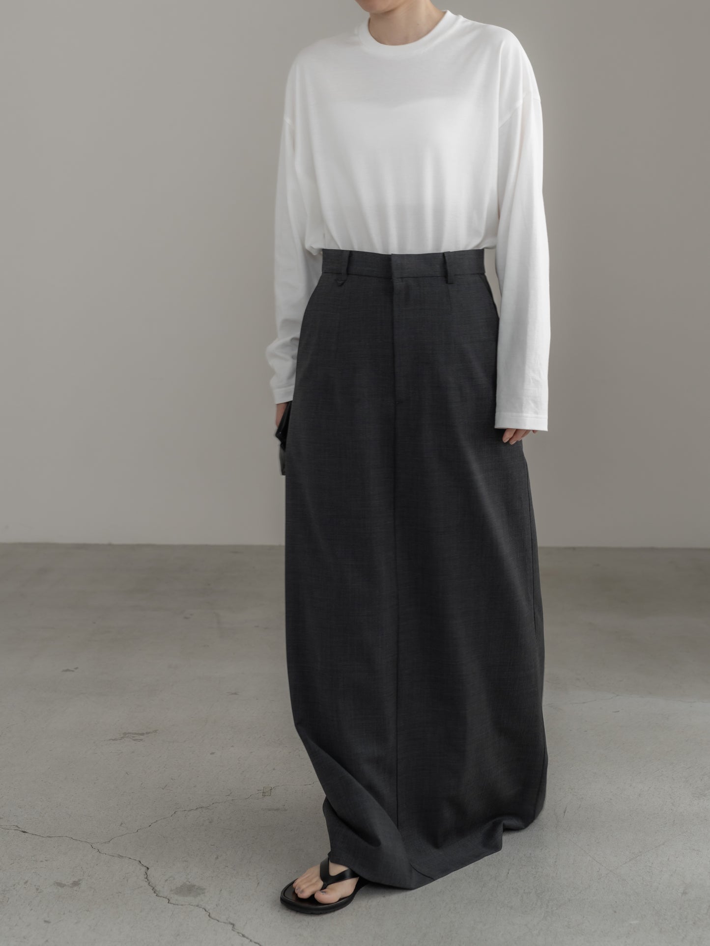 【pre order】huge long T (white / black)
