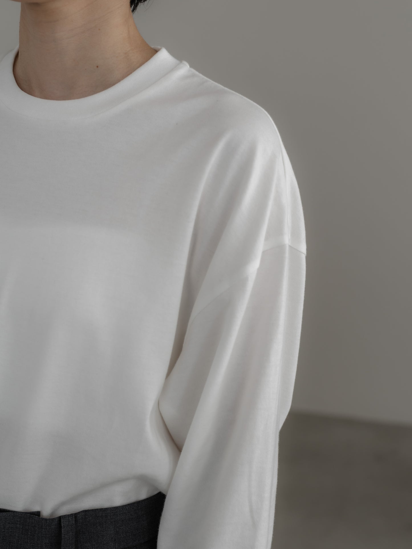 【pre order】huge long T (white / black)