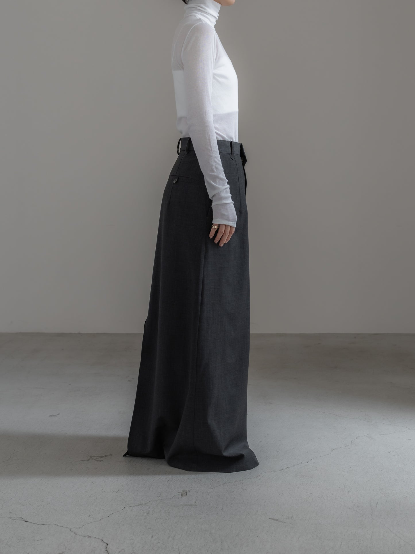 【pre order】tailored skirt (charcoal gray / black)