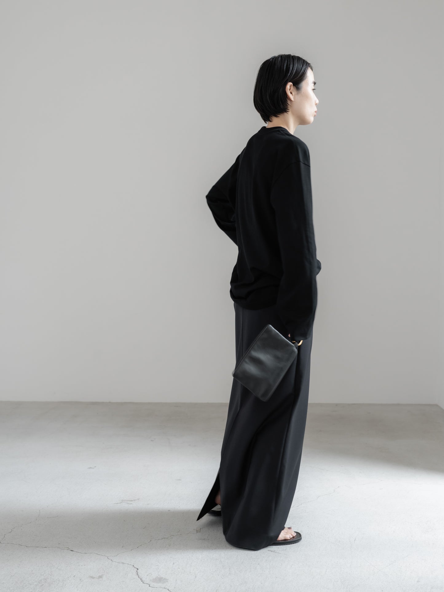 【pre order】huge long T (white / black)