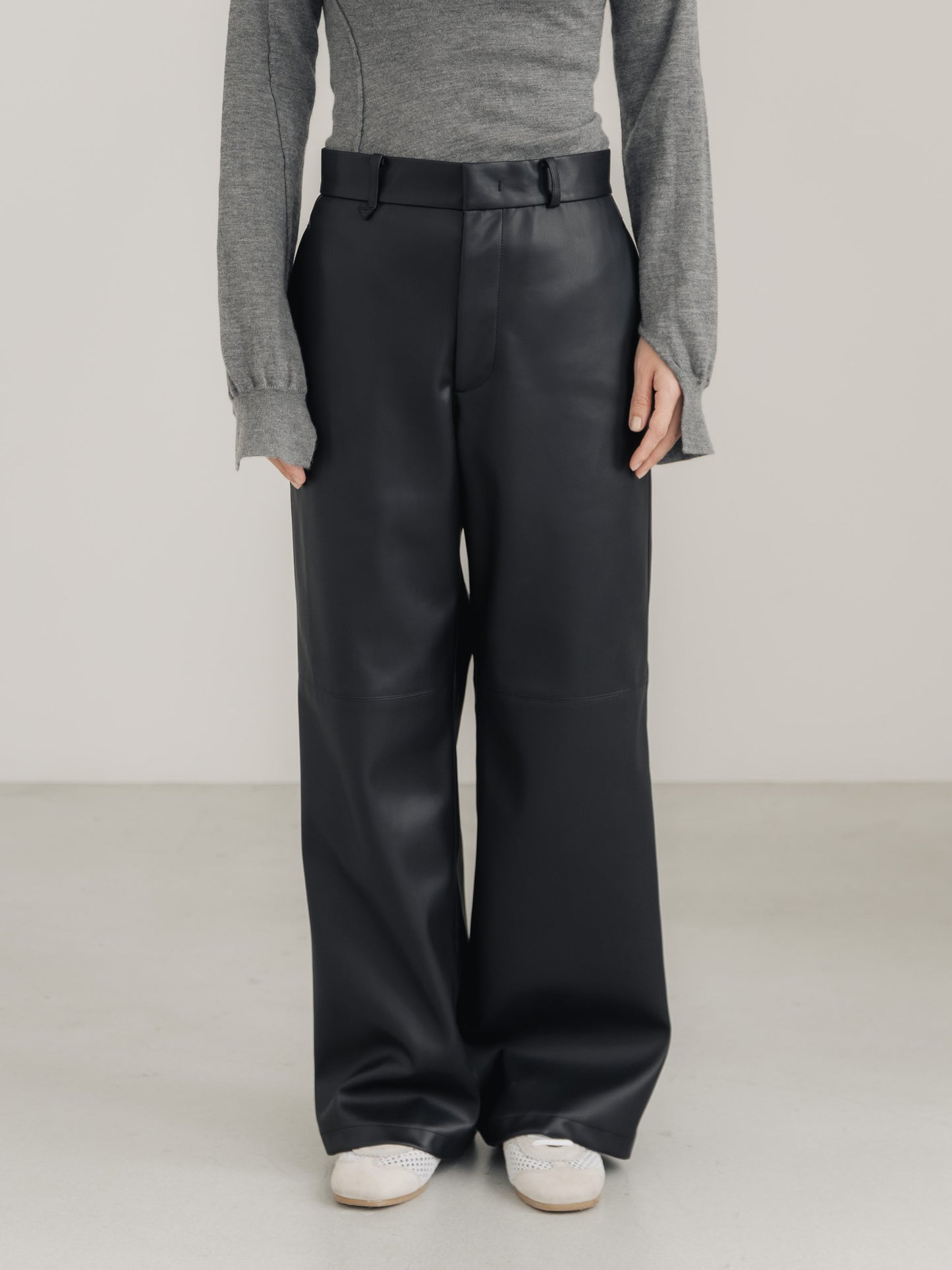 【pre order】leather pants - black