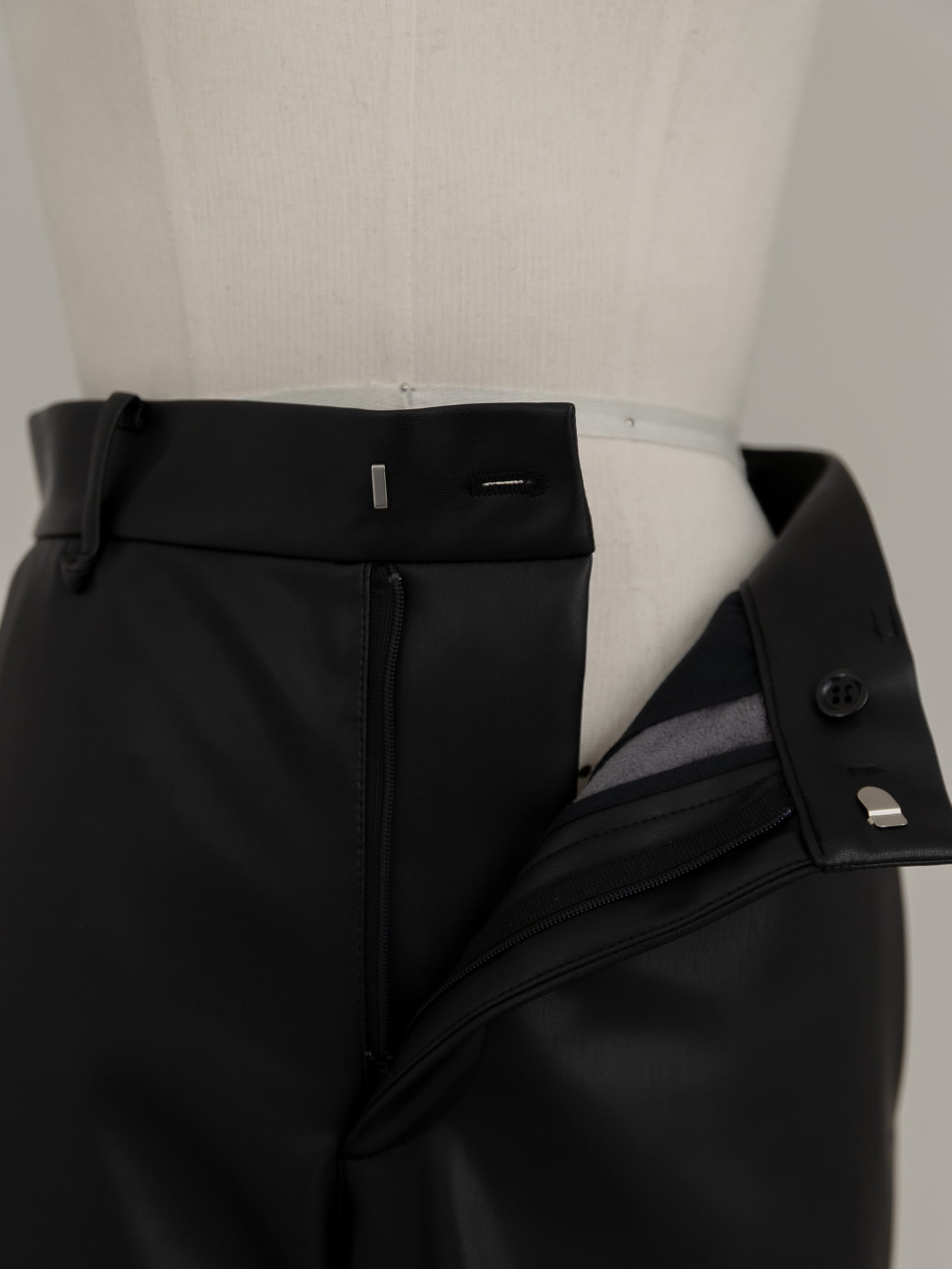 【pre order】leather pants - black