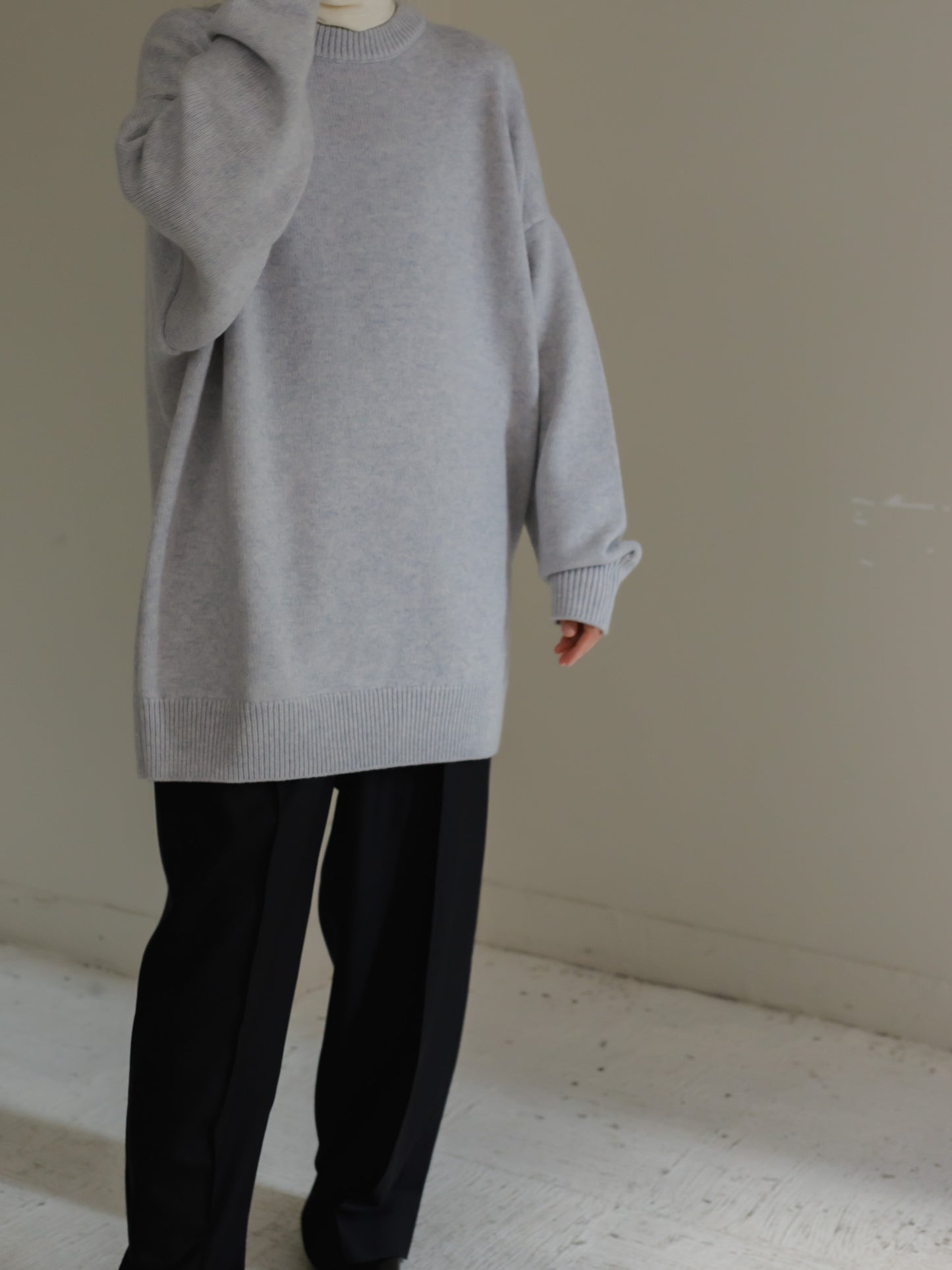 crew neck knit - platina