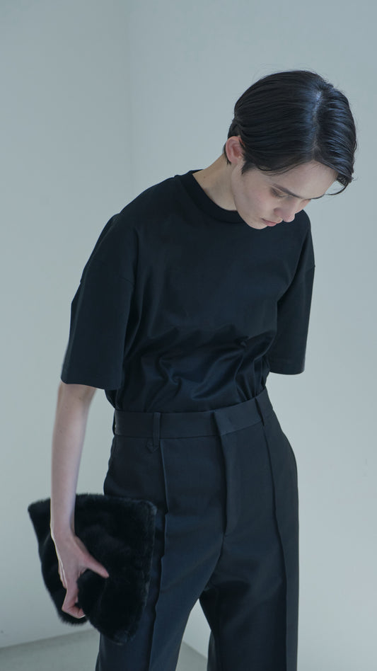 【pre order】huge T / black